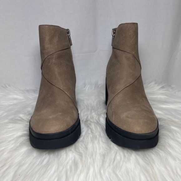 Eileen Fisher NWOT Kard Tan Nubuck Leather Ankle Booties Sz 8 - Picture 4 of 6